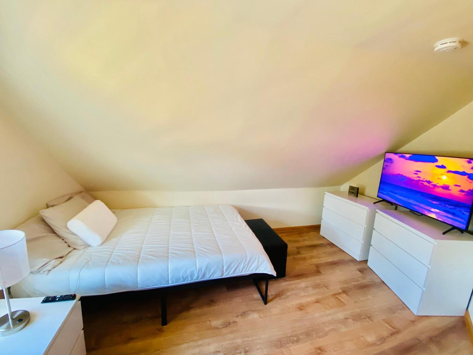 Bright, Stylish & Cozy Private Attic Unit Near Nyc! Apartment Haledon Exterior photo